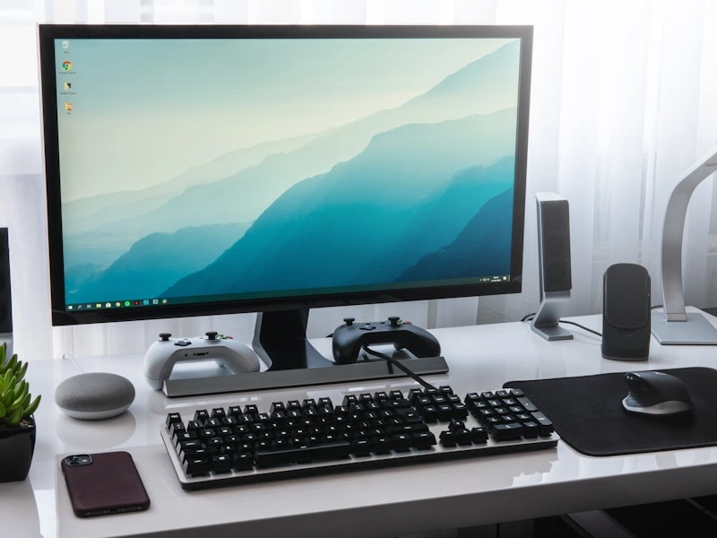 Studio Tab 12